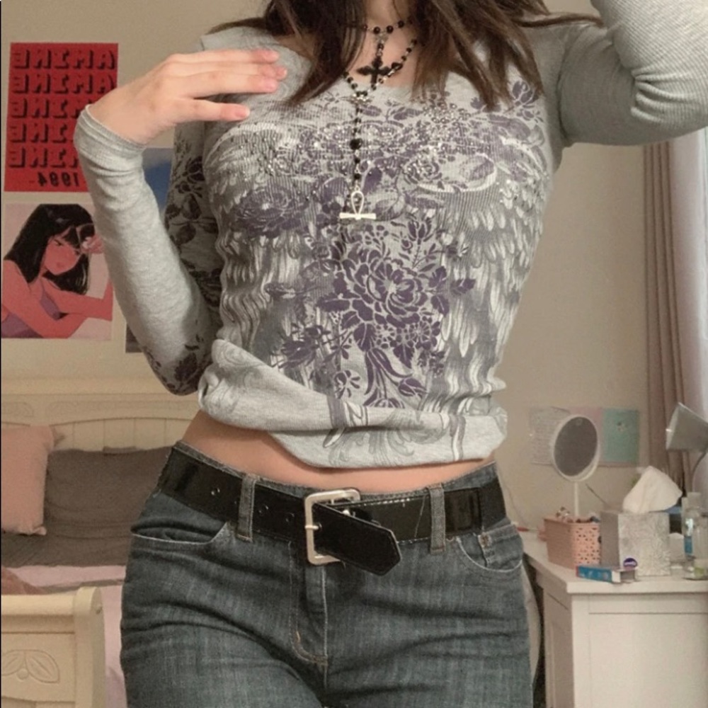 2000s style shirt! Y2K! Unworn! Long sleeve! Tight fit!💕
